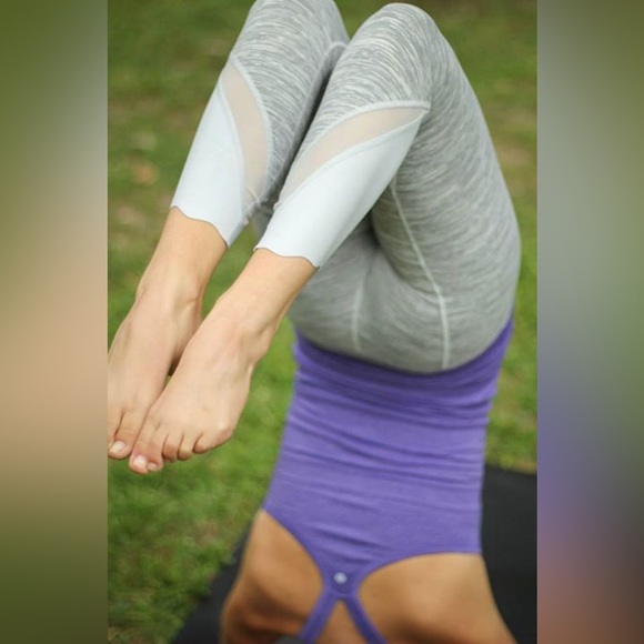 Lululemon💎Wunder Under Crop II Roll Down Mesh✨Wee Are From Space Silver Spoon✨4 - Picture 5 of 17